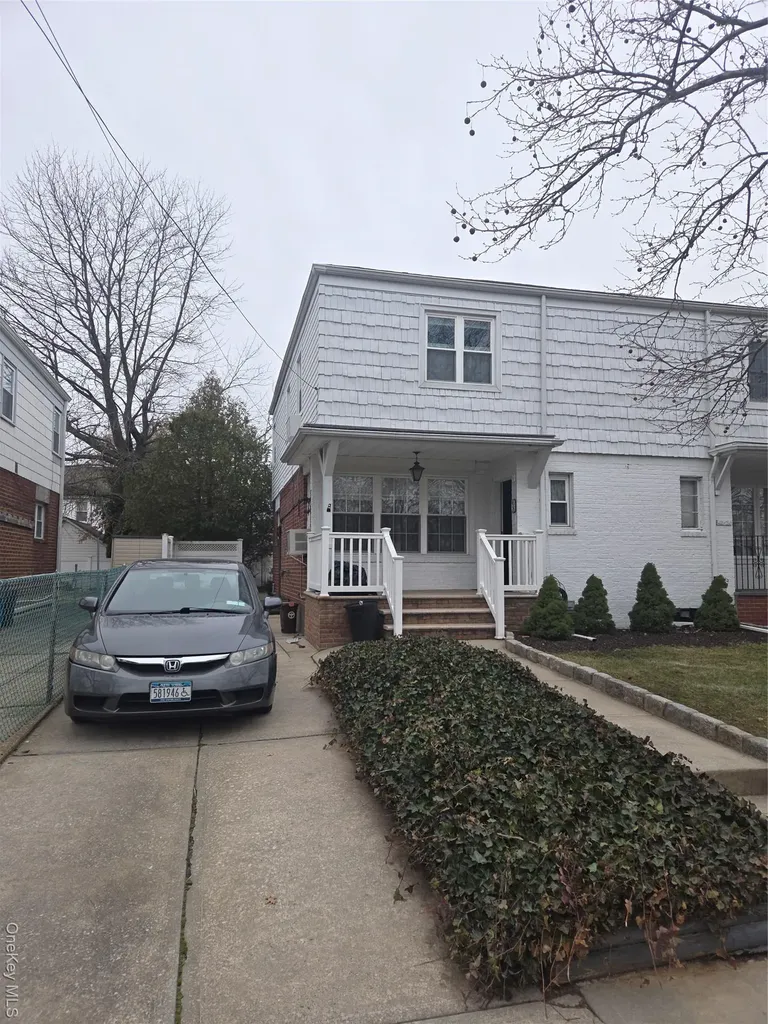 4826 Clearview Expressway Bayside NY 11364