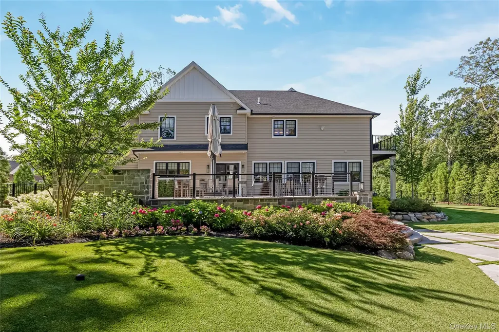 11 Landview Drive Dix Hills NY 11746