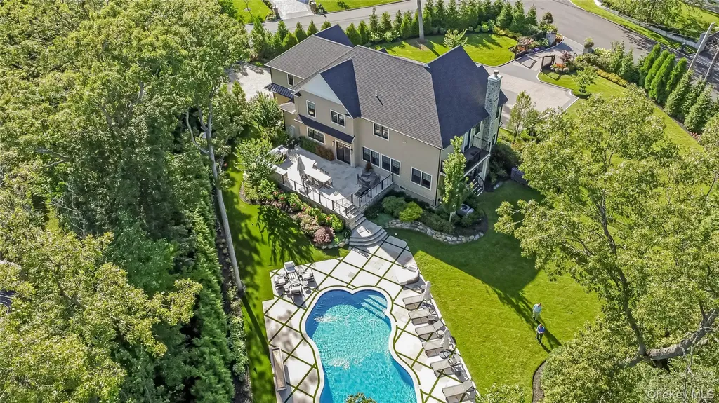 11 Landview Drive Dix Hills NY 11746
