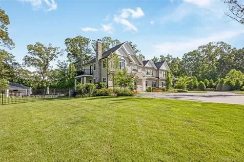 11 Landview Drive Dix Hills NY 11746