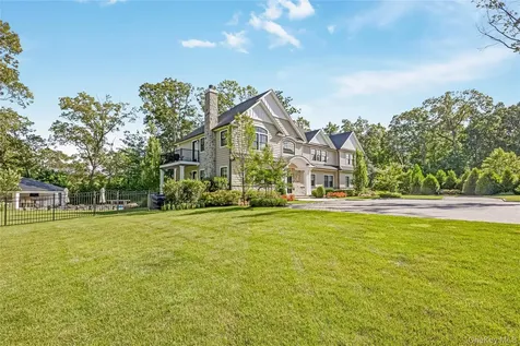 11 Landview Drive Dix Hills NY 11746