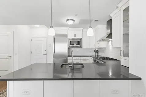 10 Byron Place Larchmont NY 10538