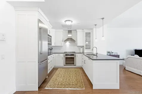 10 Byron Place Larchmont NY 10538