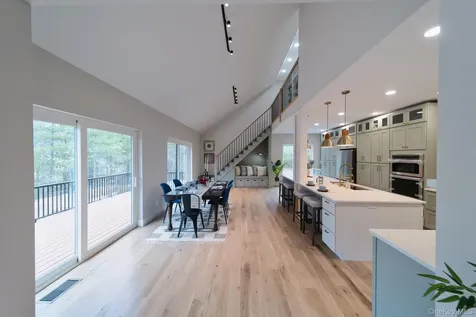 32 Pro Court Hurley NY 12443