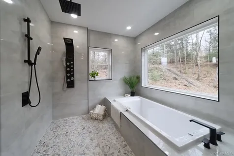 32 Pro Court Hurley NY 12443
