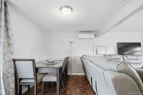 568 Centerwood Street West Babylon NY 11704