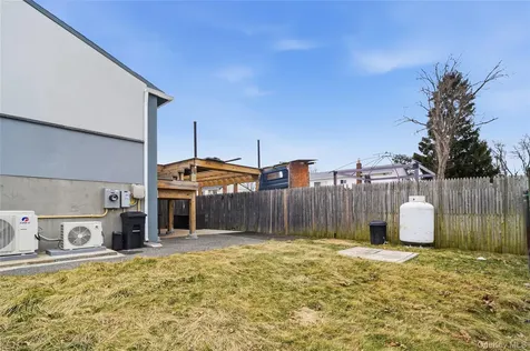 568 Centerwood Street West Babylon NY 11704