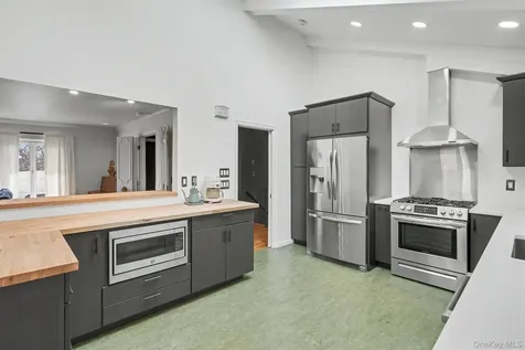 1304 Birch Hill Lane Mamaroneck NY 10543