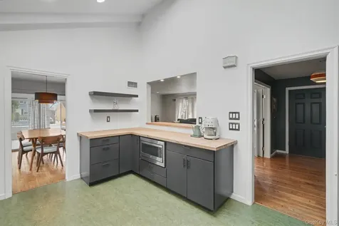 1304 Birch Hill Lane Mamaroneck NY 10543