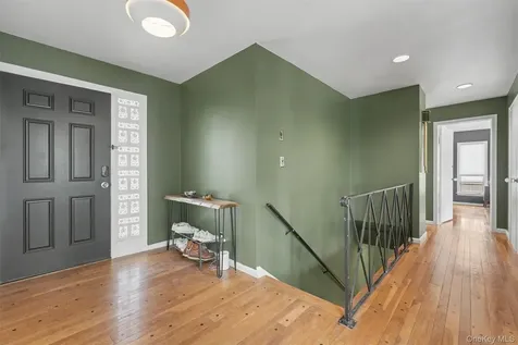 1304 Birch Hill Lane Mamaroneck NY 10543