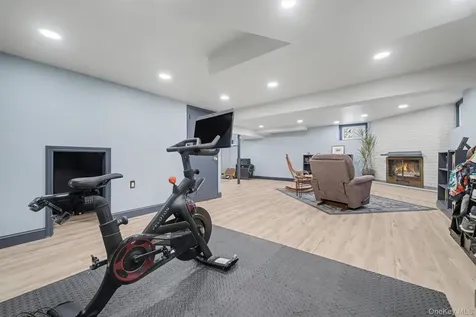 1304 Birch Hill Lane Mamaroneck NY 10543
