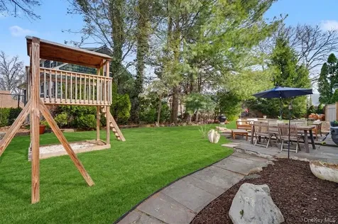 1304 Birch Hill Lane Mamaroneck NY 10543