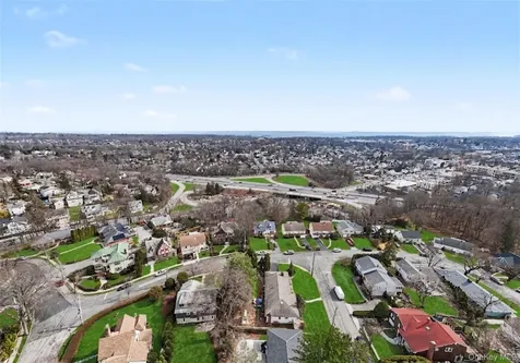 1304 Birch Hill Lane Mamaroneck NY 10543