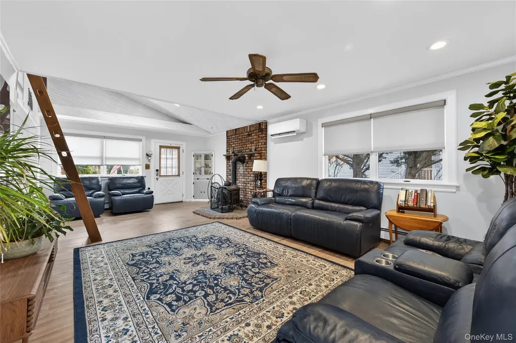 46 Monell Avenue Islip NY 11751