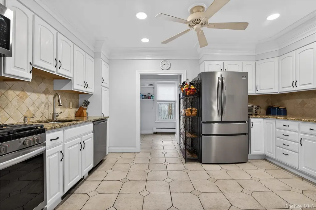 46 Monell Avenue Islip NY 11751