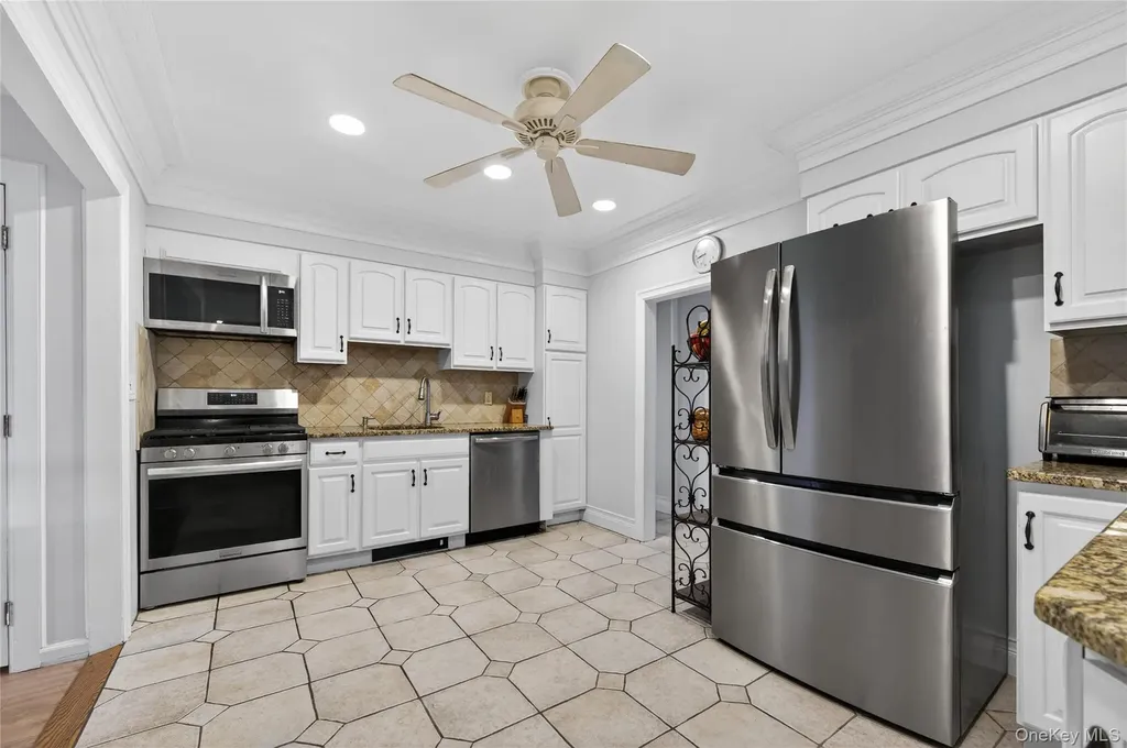 46 Monell Avenue Islip NY 11751