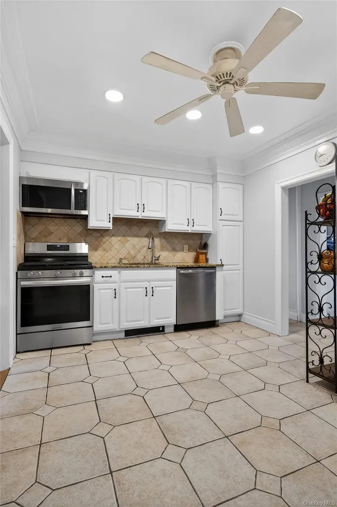 46 Monell Avenue Islip NY 11751