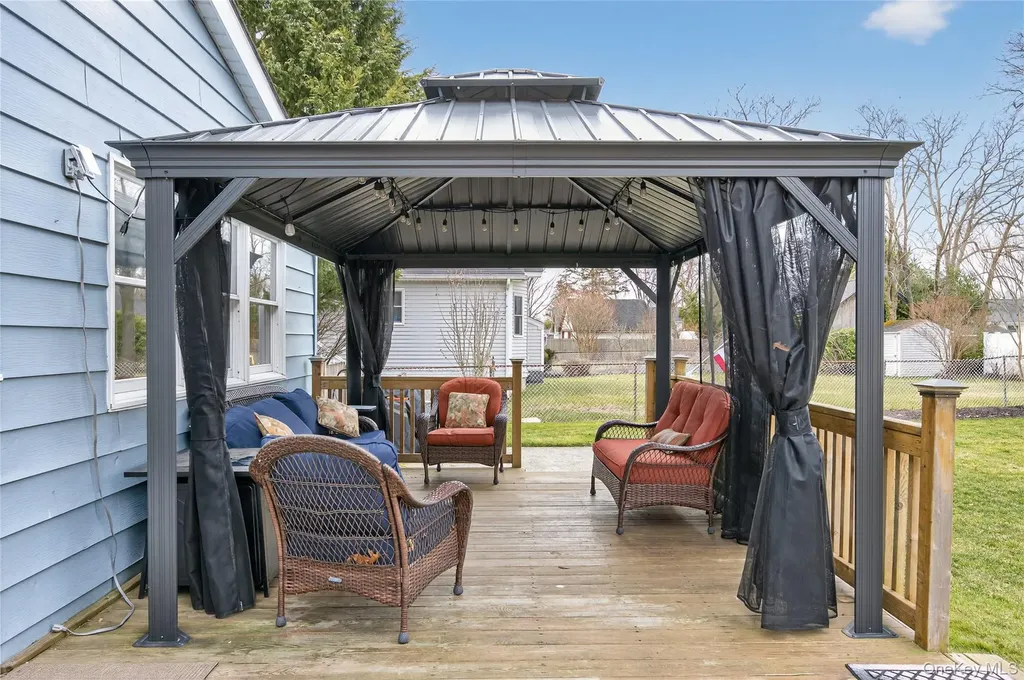 46 Monell Avenue Islip NY 11751