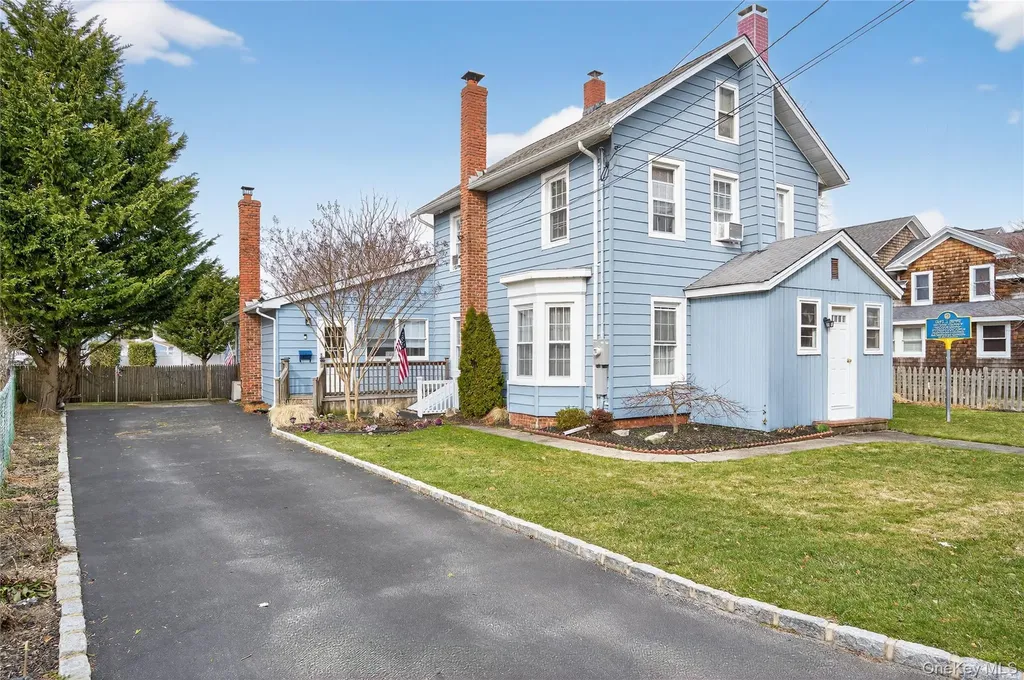 46 Monell Avenue Islip NY 11751