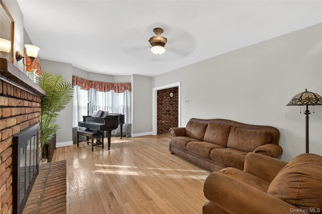 46 Monell Avenue Islip NY 11751