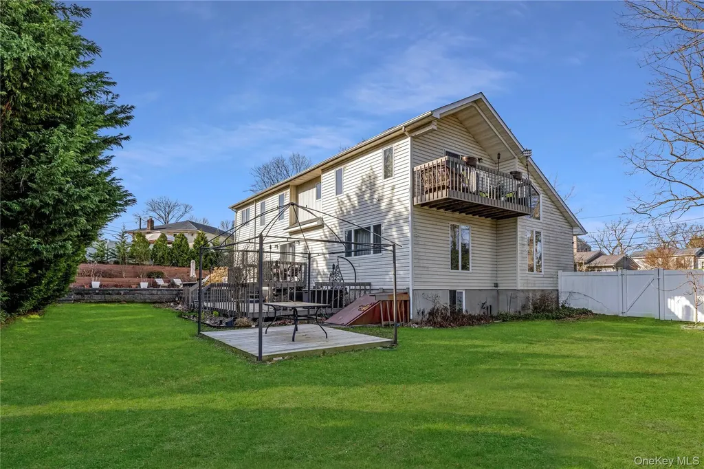 27 Cypress Drive Kings Park NY 11754