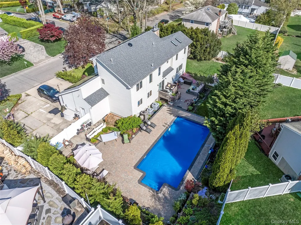 27 Cypress Drive Kings Park NY 11754