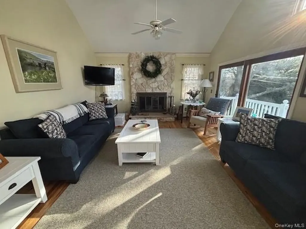 16 Grant Boulevard Hampton Bays NY 11946