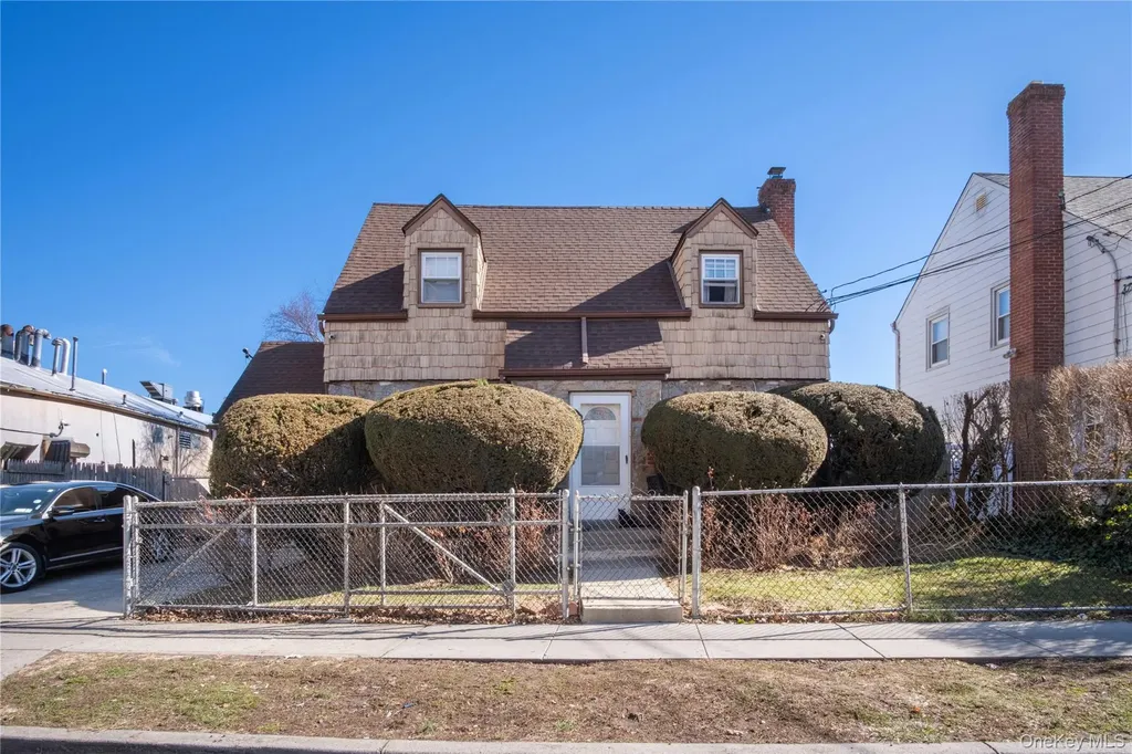 16 Hendrickson Avenue Hempstead NY 11550