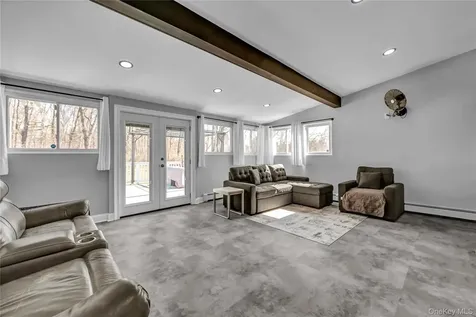 111 Vicki Lane Hopewell Junction NY 12533