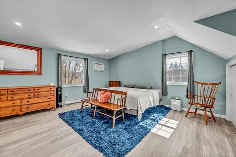 111 Vicki Lane Hopewell Junction NY 12533
