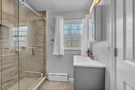 111 Vicki Lane Hopewell Junction NY 12533