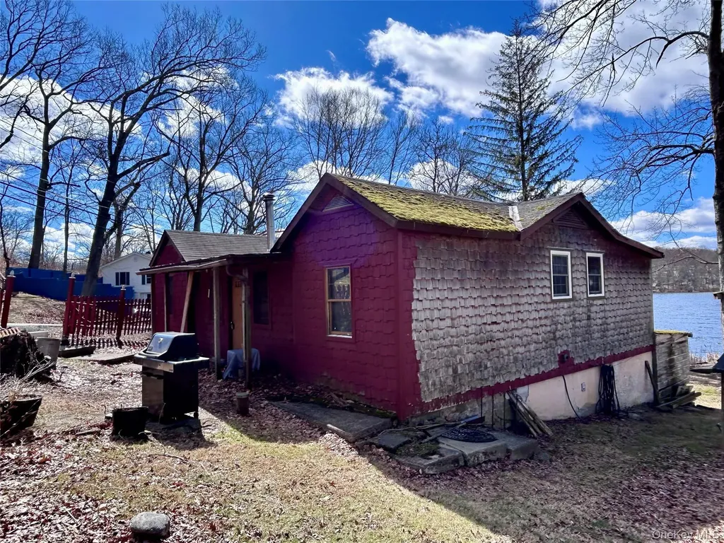 759 E Hillside Road Wappingers Falls NY 12590