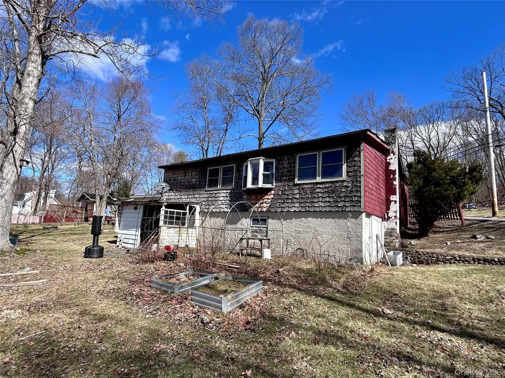 759 E Hillside Road Wappingers Falls NY 12590