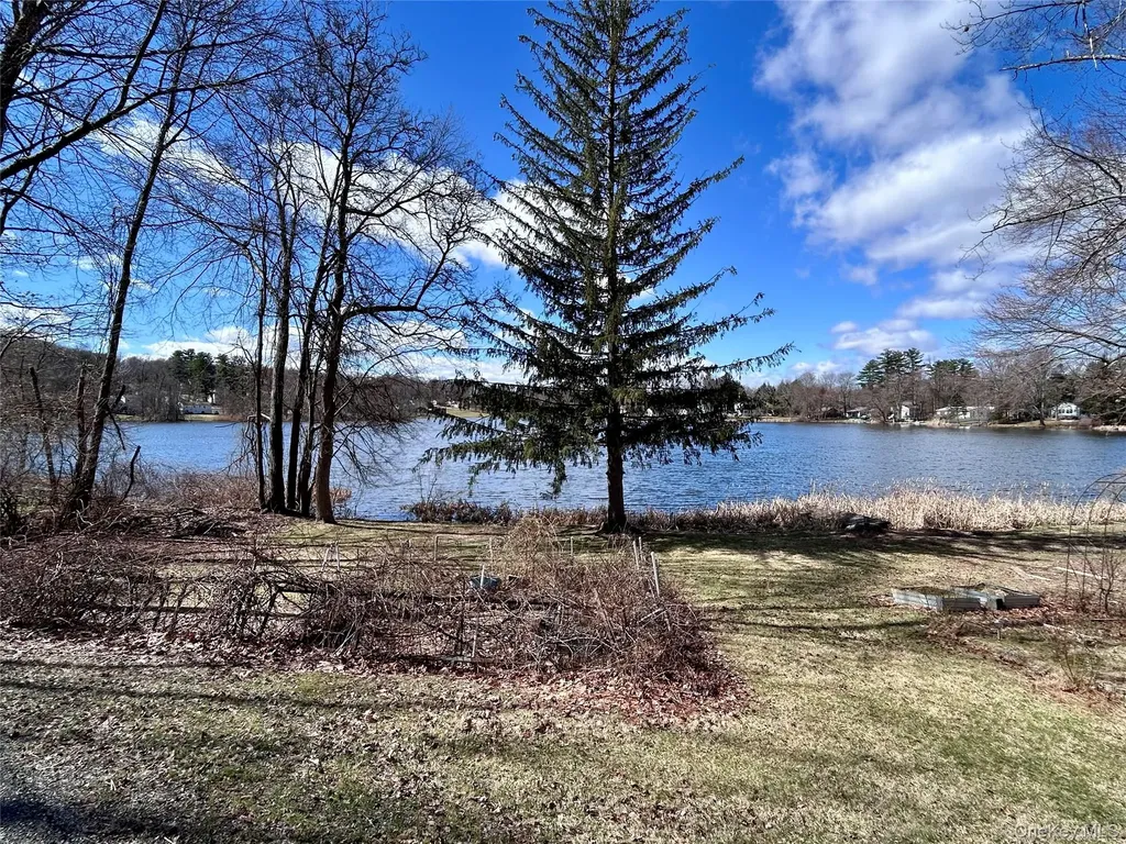 759 E Hillside Road Wappingers Falls NY 12590