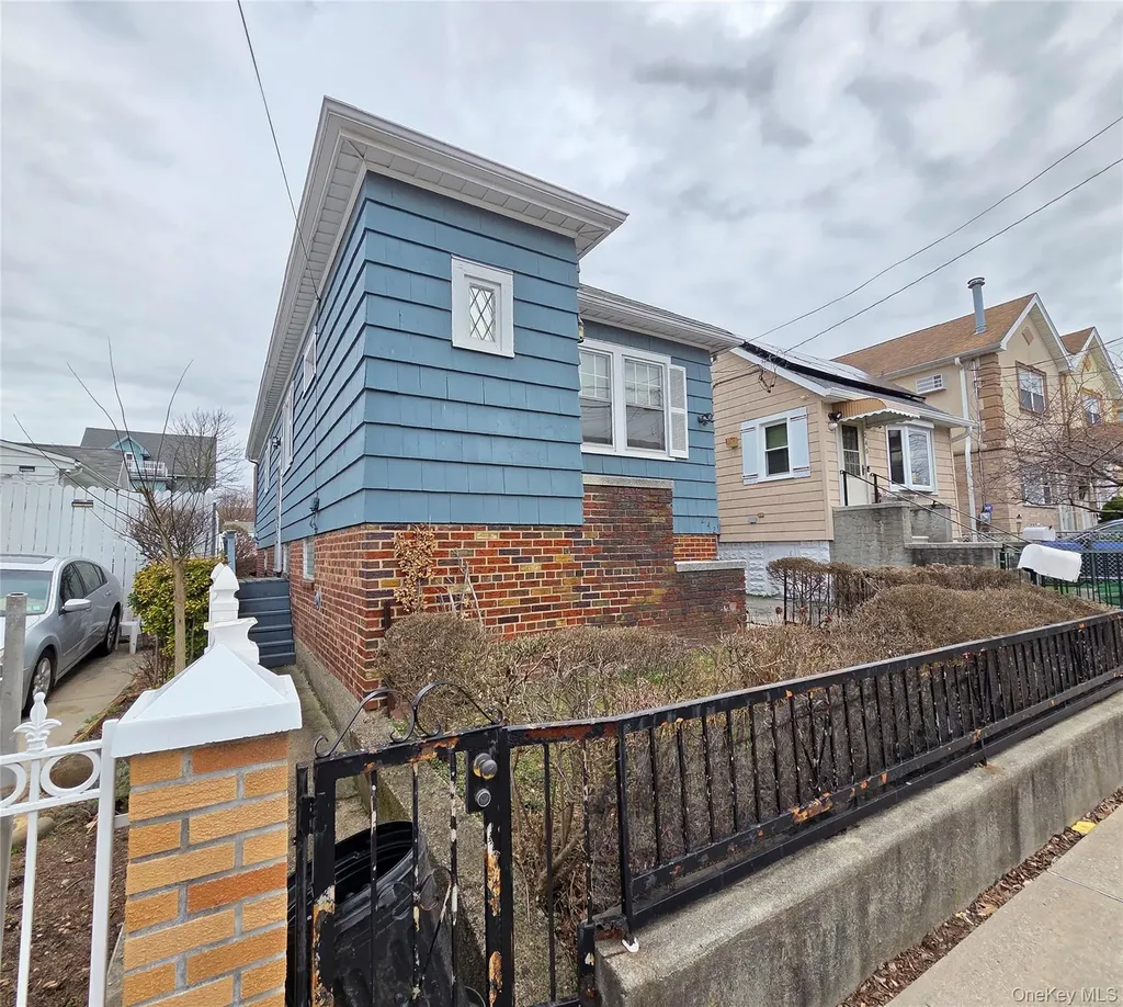 242 Graff Avenue Bronx NY 10465