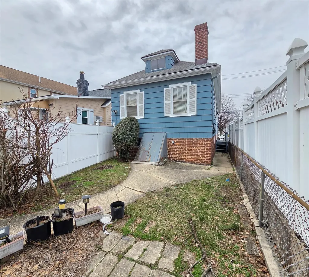 242 Graff Avenue Bronx NY 10465