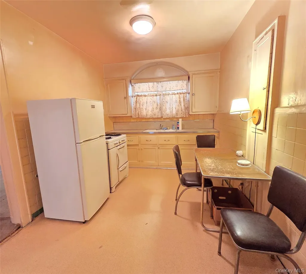 242 Graff Avenue Bronx NY 10465
