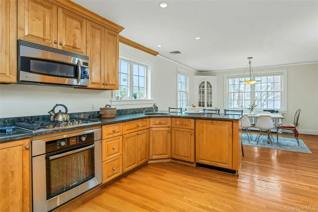 4 Greyrock Terrace Irvington NY 10533