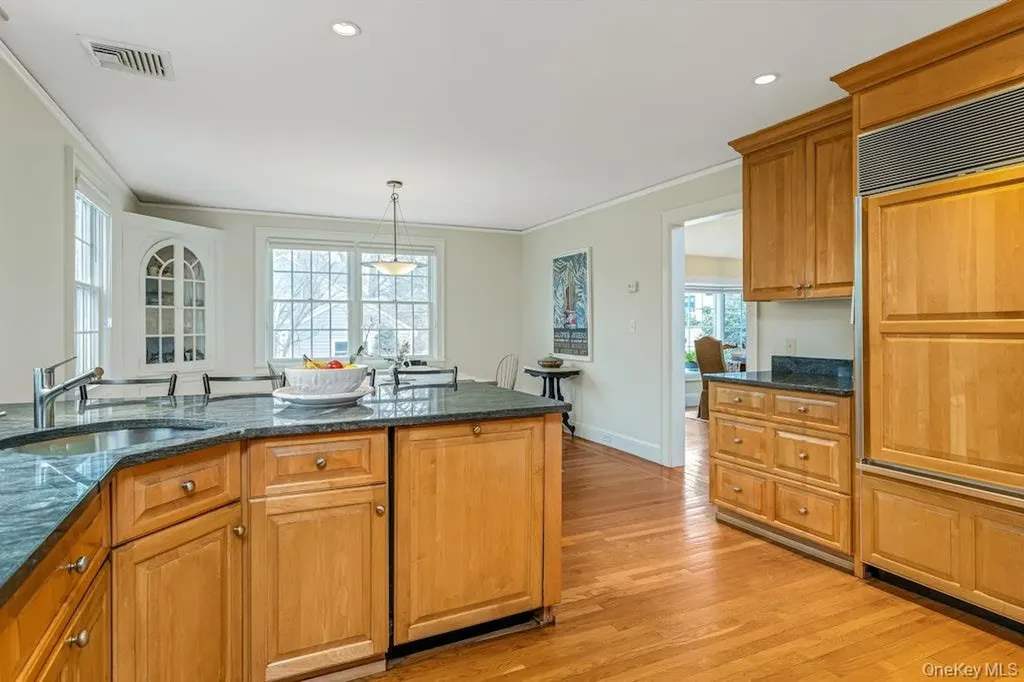4 Greyrock Terrace Irvington NY 10533