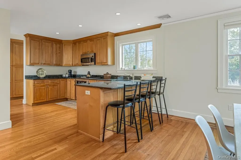 4 Greyrock Terrace Irvington NY 10533