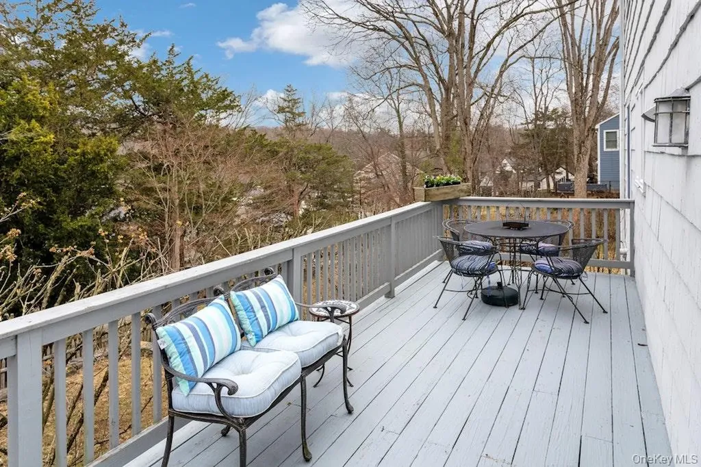 4 Greyrock Terrace Irvington NY 10533