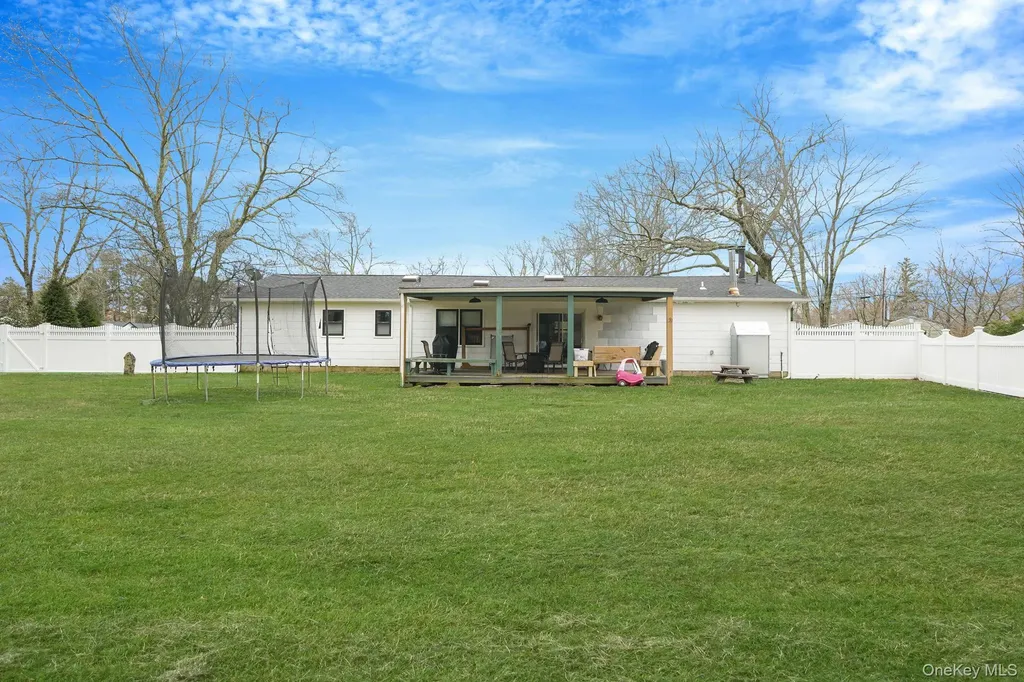 15 Vee Jay Drive Shoreham NY 11786
