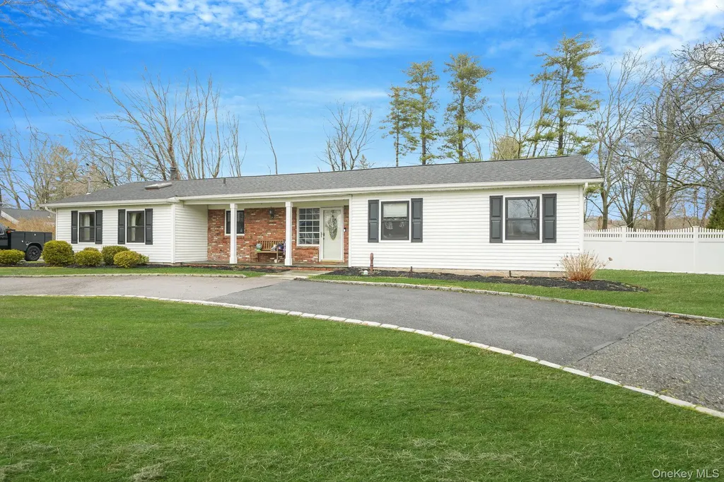 15 Vee Jay Drive Shoreham NY 11786