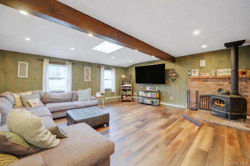 15 Vee Jay Drive Shoreham NY 11786