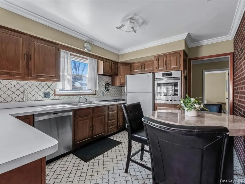 37 Berkshire Road Yonkers NY 10710