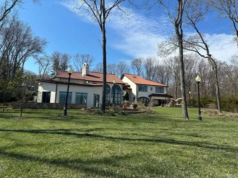 1 Sea Crest Drive Lloyd Neck NY 11743