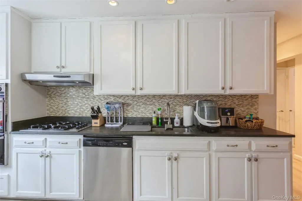 740 E Broadway Long Beach NY 11561