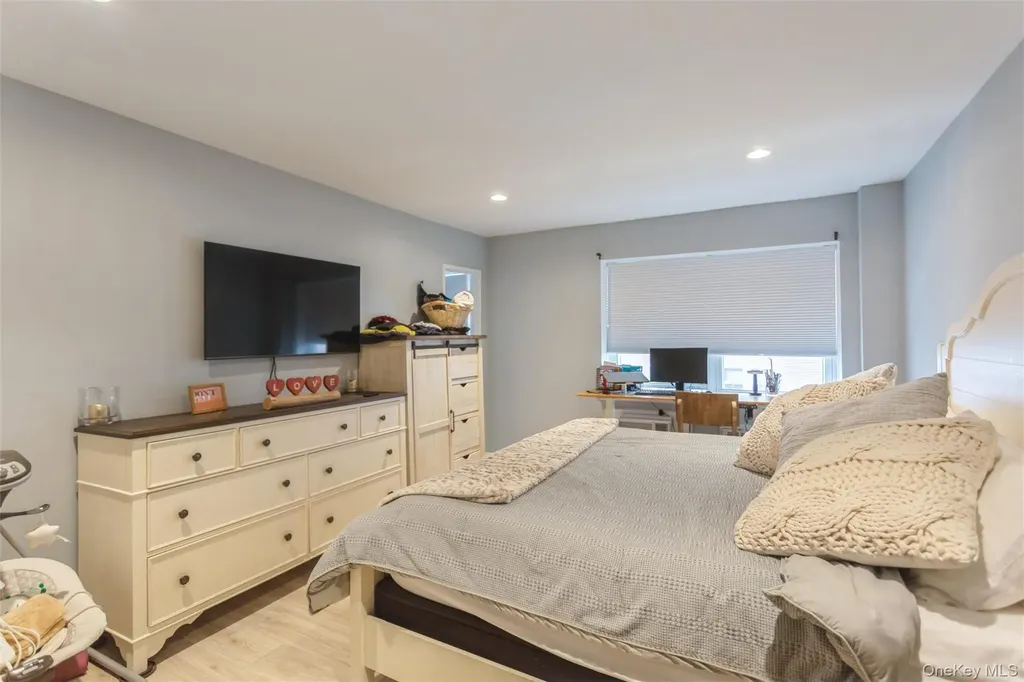 740 E Broadway Long Beach NY 11561
