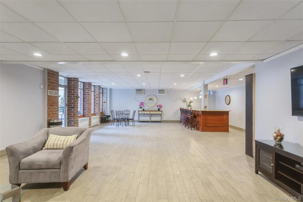 740 E Broadway Long Beach NY 11561