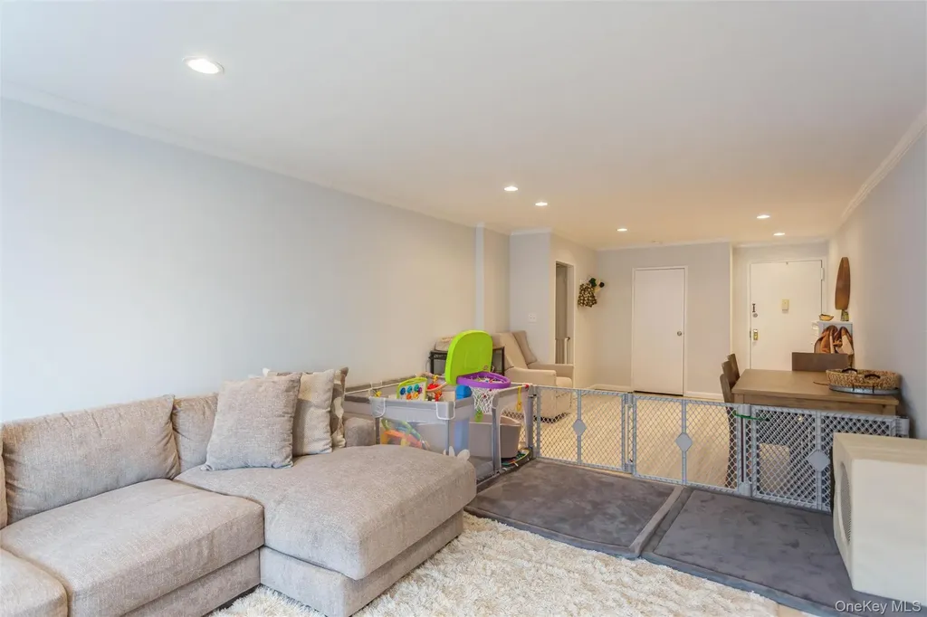 740 E Broadway Long Beach NY 11561